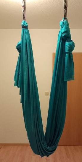 Das Aerial Yoga-Tuch bei mir Zuhause